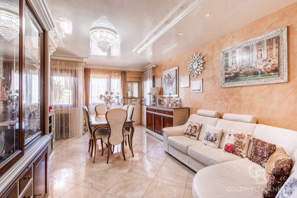 appartamento in vendita a Roma in zona Ardeatino