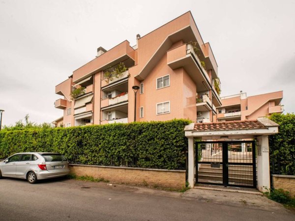appartamento in vendita a Roma in zona Settecamini