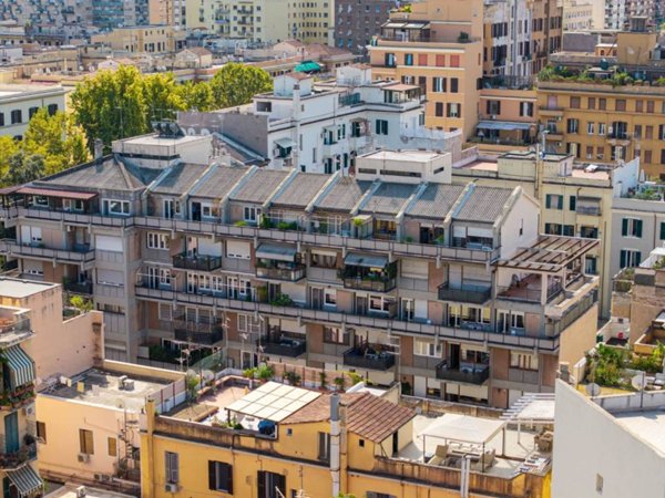 appartamento in vendita a Roma in zona Ostiense