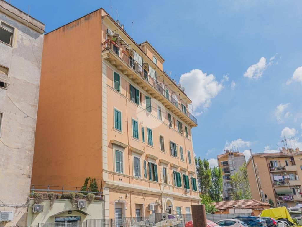 appartamento in vendita a Roma in zona Appio Claudio