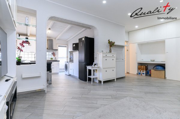 appartamento in vendita a Roma in zona Torre Angela