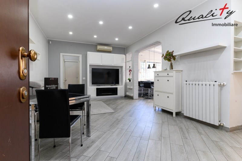 appartamento in vendita a Roma in zona Torre Angela