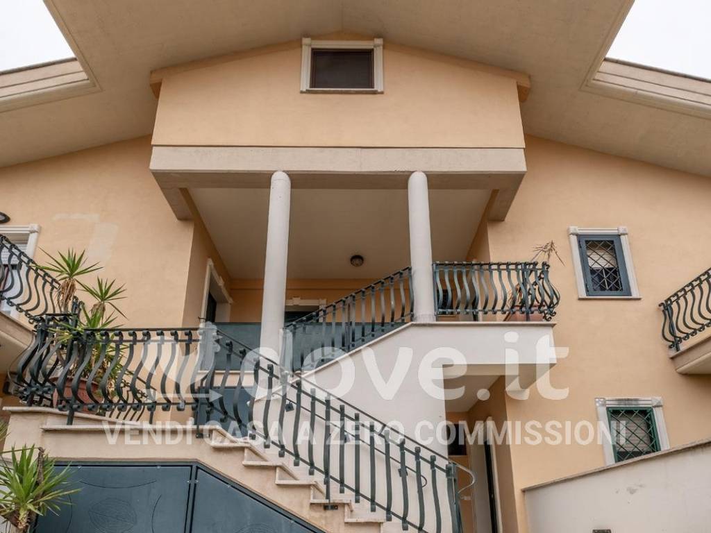 appartamento in vendita a Roma in zona Castelverde