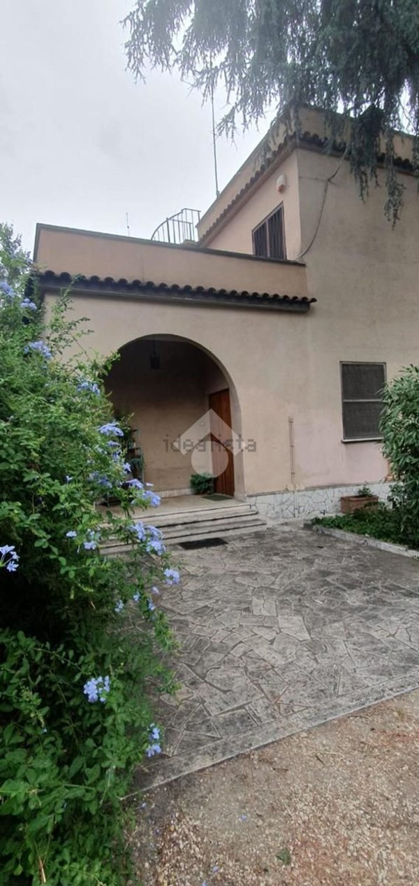 casa indipendente in vendita a Roma