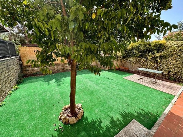 appartamento in vendita a Roma in zona Torre Angela