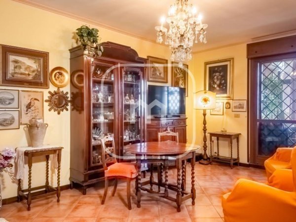 appartamento in vendita a Roma in zona Acilia