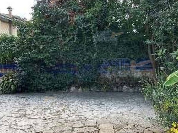appartamento in vendita a Roma in zona Tomba di Nerone