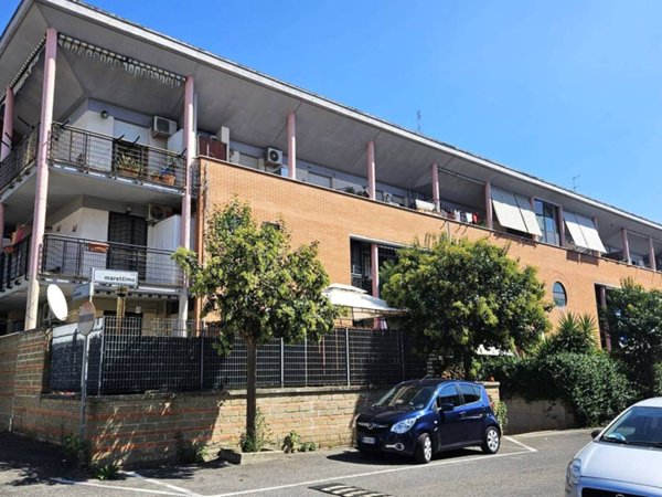 appartamento in vendita a Roma in zona Tor Bella Monaca
