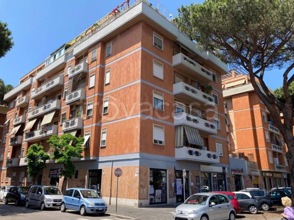 appartamento in vendita a Roma in zona Ostia