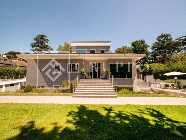 casa indipendente in vendita a Roma in zona EUR