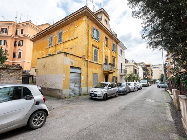 appartamento in vendita a Roma in zona Della Vittoria