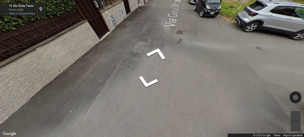 negozio in vendita a Roma in zona Casal Morena