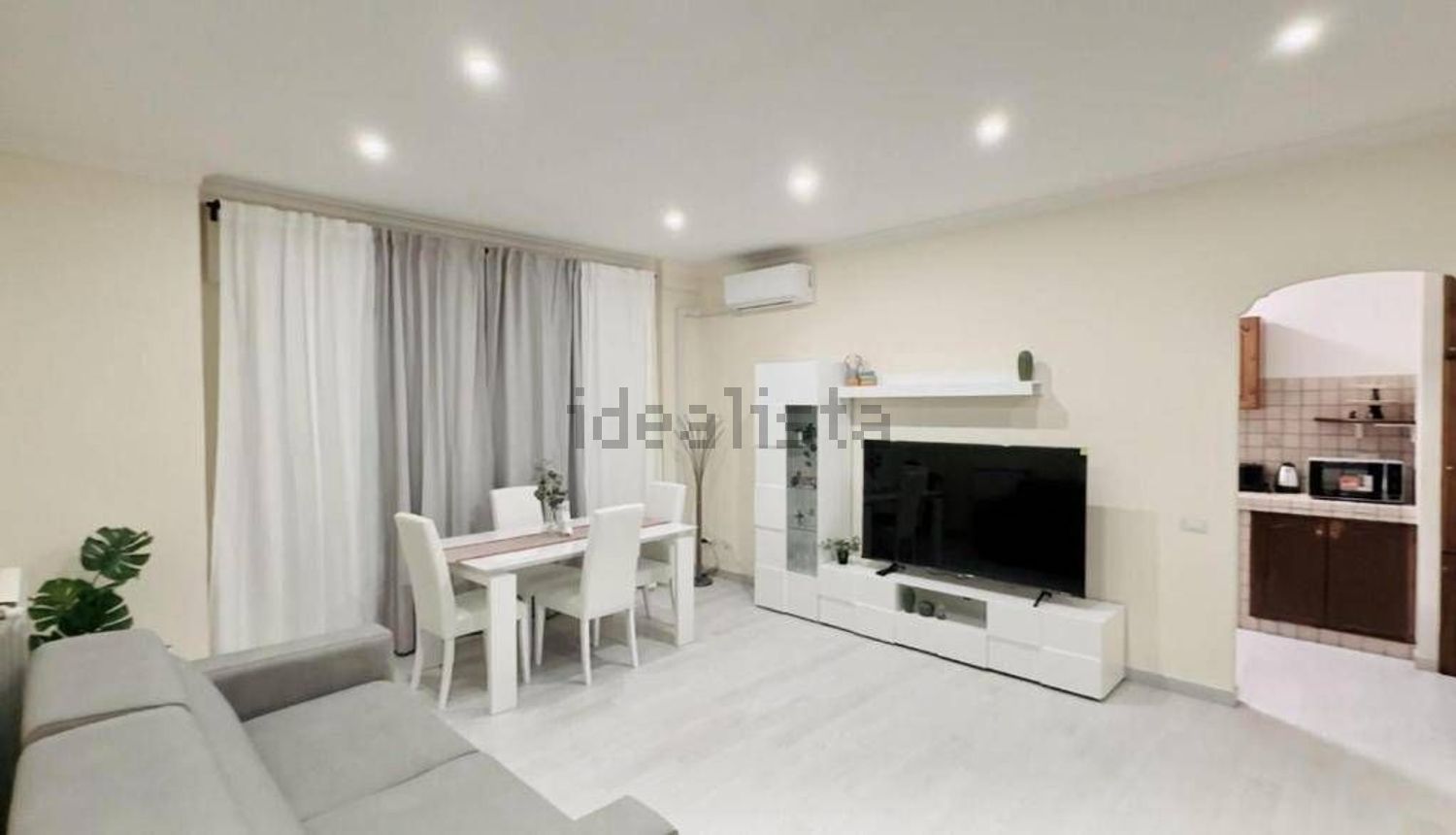 appartamento in vendita a Roma in zona Ostia