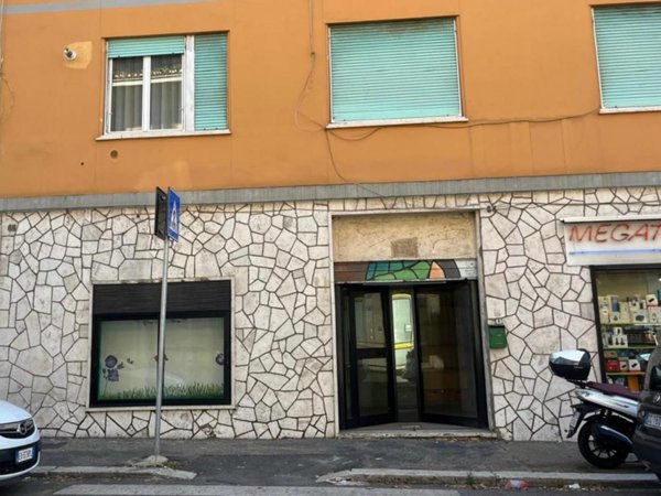negozio in vendita a Roma in zona Appio Latino