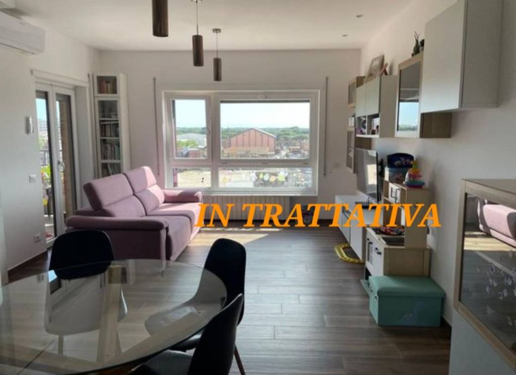 appartamento in vendita a Roma in zona Cinecittà