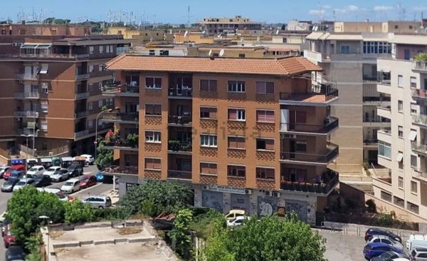 appartamento in vendita a Roma in zona Appio Claudio