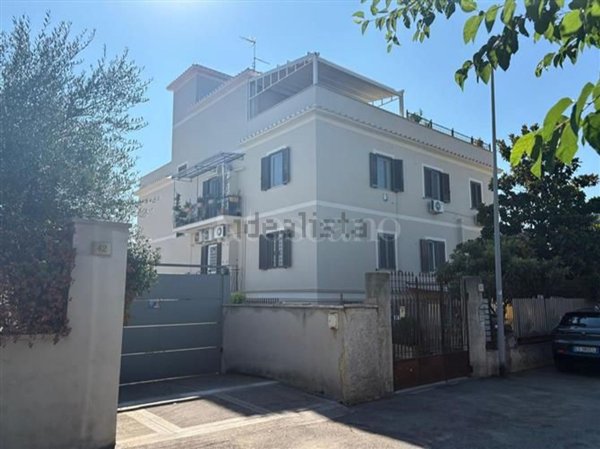 appartamento in vendita a Roma in zona Appio Claudio