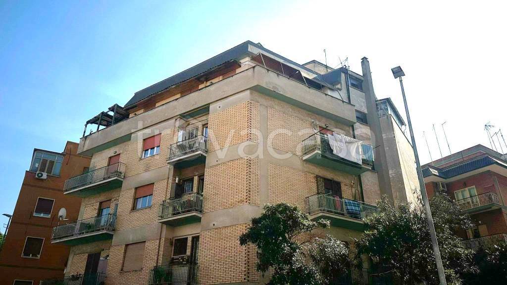 appartamento in vendita a Roma in zona Prenestino-Centocelle