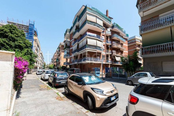 appartamento in vendita a Roma in zona Ostia
