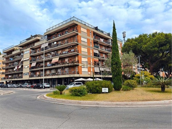 appartamento in vendita a Roma in zona Ostia