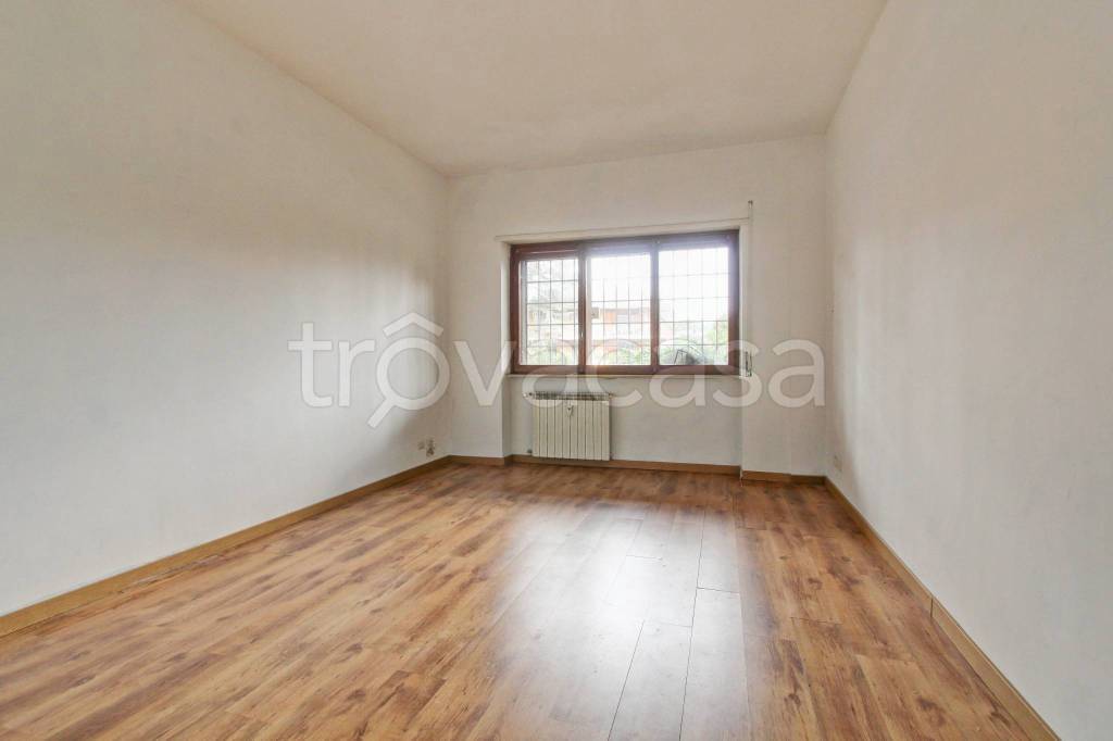 appartamento in vendita a Roma in zona Mostacciano