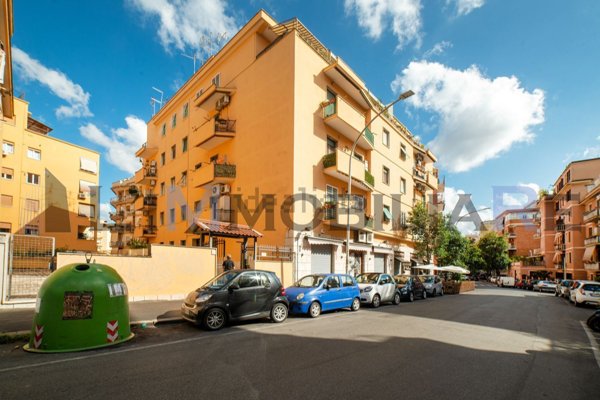 appartamento in vendita a Roma in zona Gianicolense