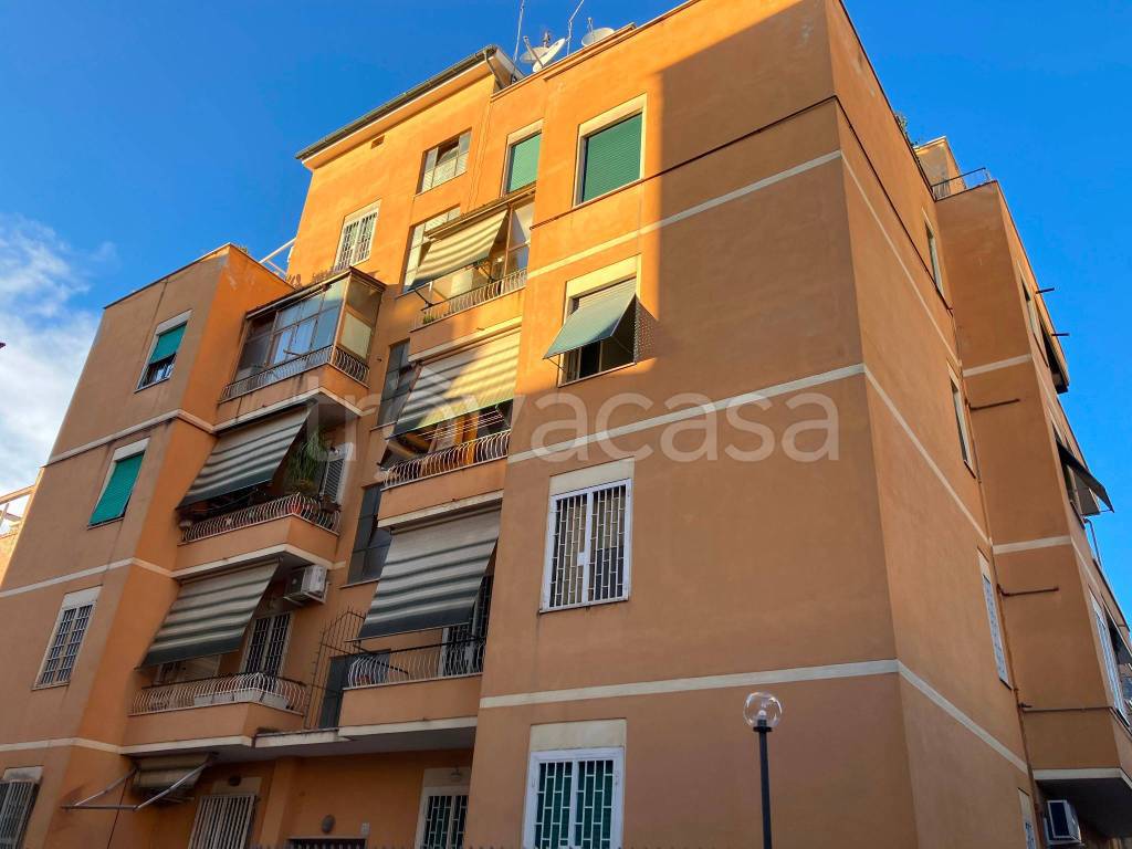 appartamento in vendita a Roma in zona Alessandrino