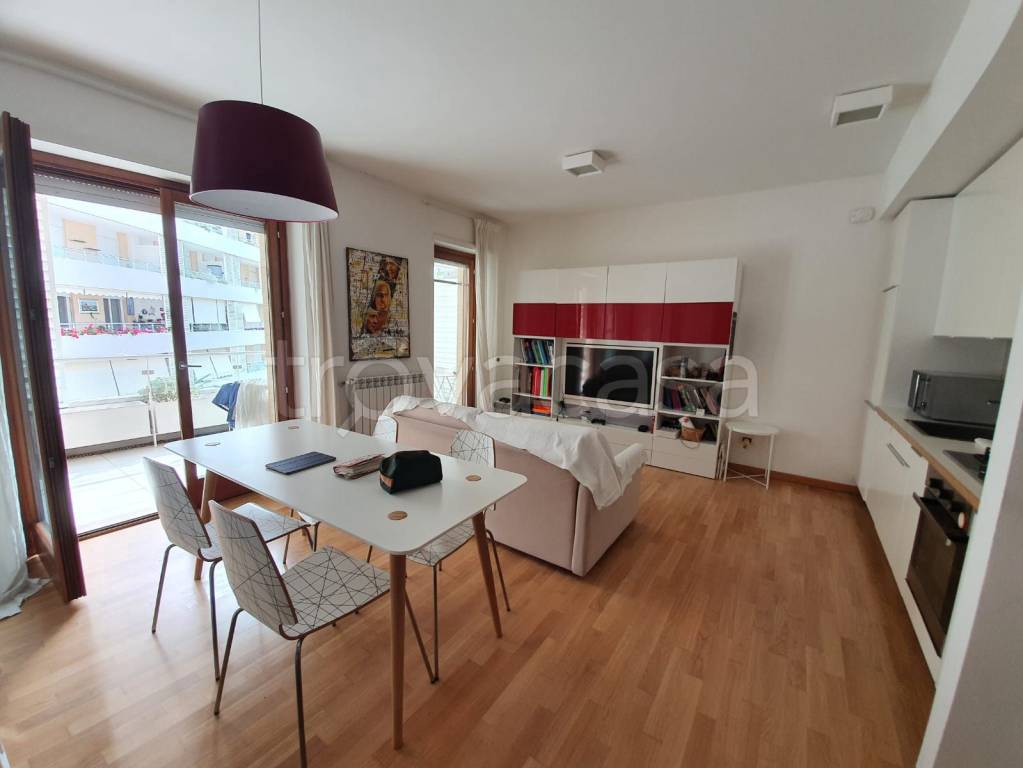 appartamento in vendita a Roma in zona Fonte Laurentina