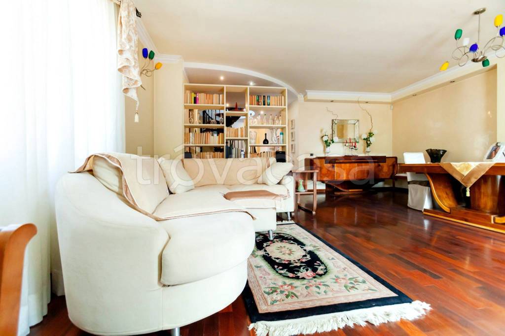 casa indipendente in vendita a Roma in zona Borghesiana
