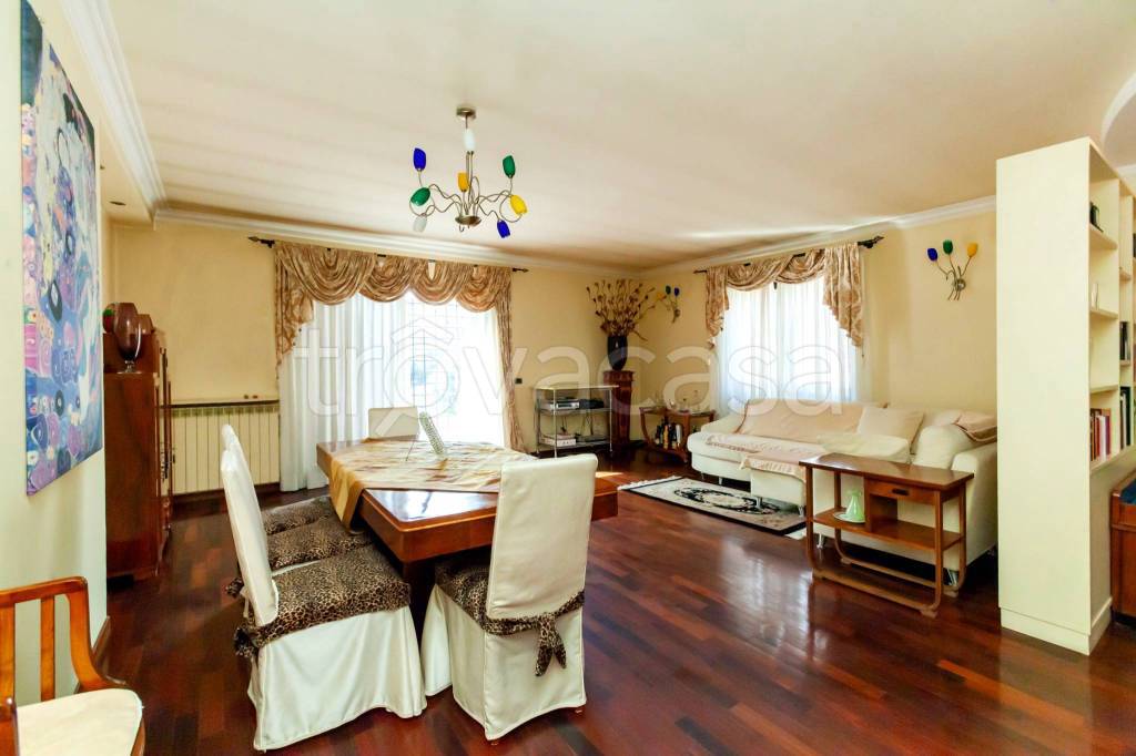 casa indipendente in vendita a Roma in zona Borghesiana