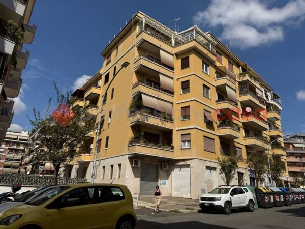 appartamento in vendita a Roma in zona Tuscolano