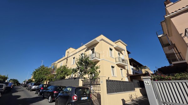 appartamento in vendita a Roma in zona Corviale