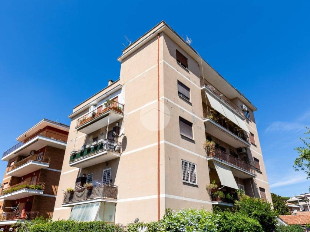 appartamento in vendita a Roma in zona Tor di Quinto