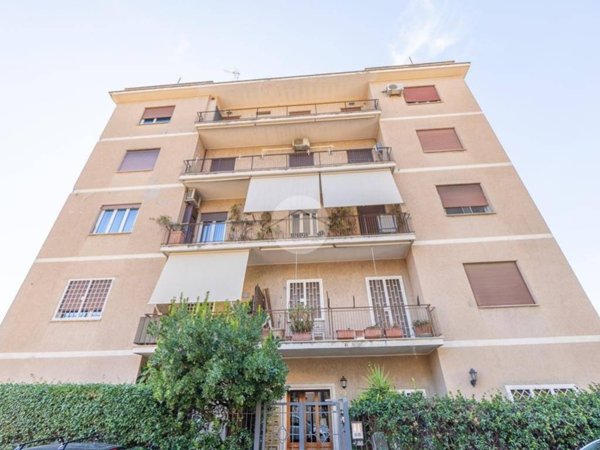 appartamento in vendita a Roma in zona Tor di Quinto