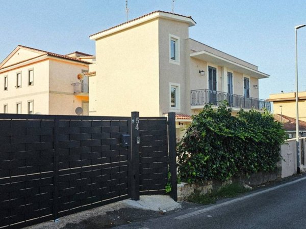 appartamento in vendita a Roma in zona Borghesiana