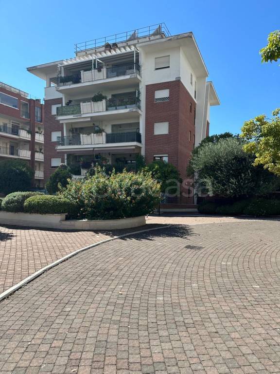 appartamento in vendita a Roma in zona Casalotti