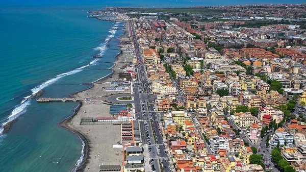 appartamento in vendita a Roma in zona Castel Fusano