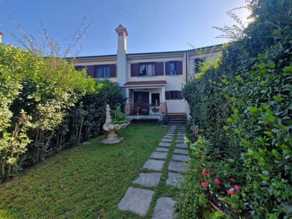 casa indipendente in vendita a Roma in zona Sette Bagni