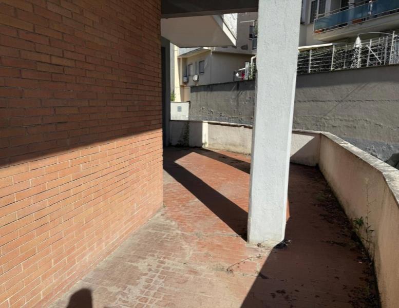 negozio in vendita a Roma in zona Primavalle