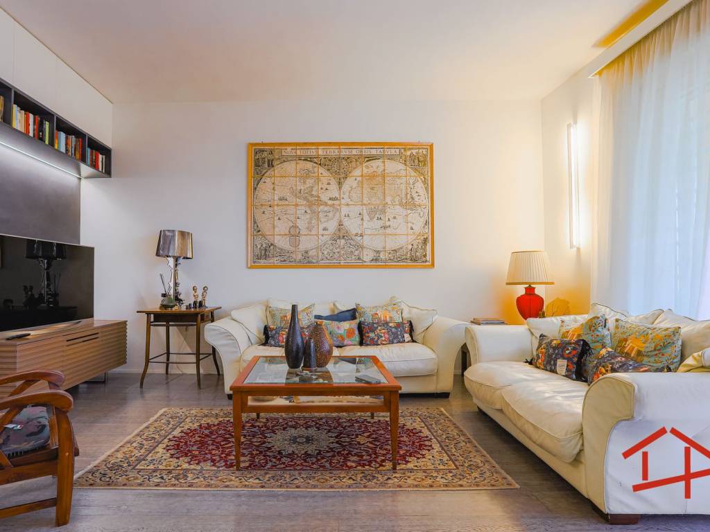 appartamento in vendita a Roma in zona EUR