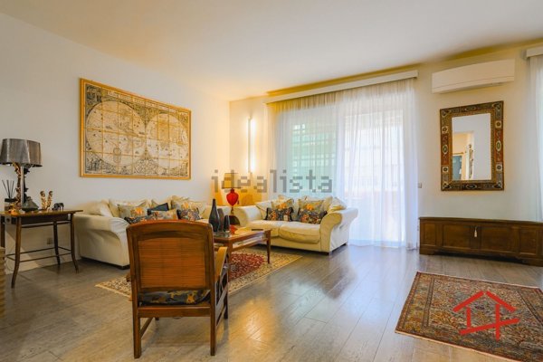 appartamento in vendita a Roma in zona EUR