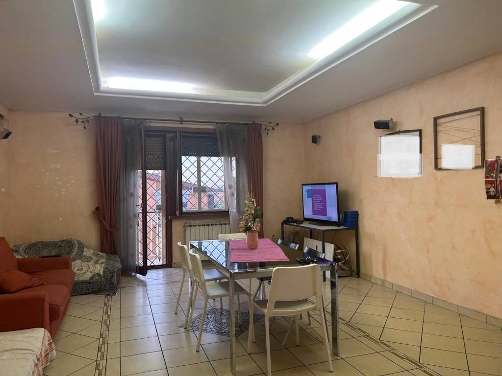 appartamento in vendita a Roma in zona Finocchio