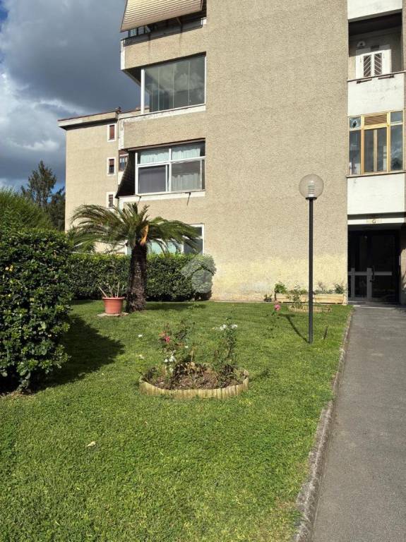 appartamento in vendita a Roma in zona Torre Gaia