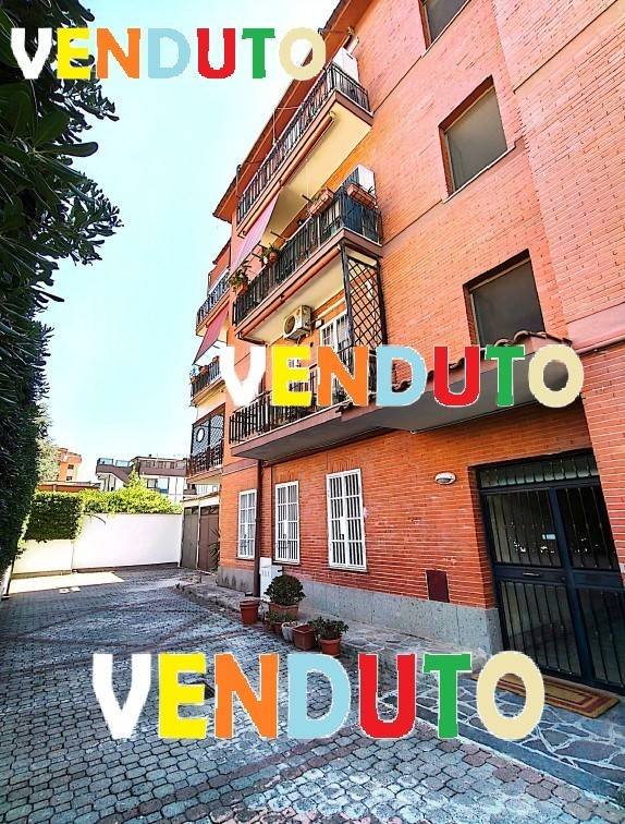 appartamento in vendita a Roma in zona Giuliano Dalmata