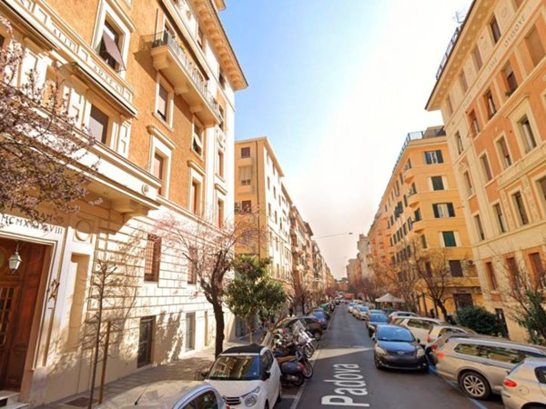 appartamento in vendita a Roma in zona Nomentano