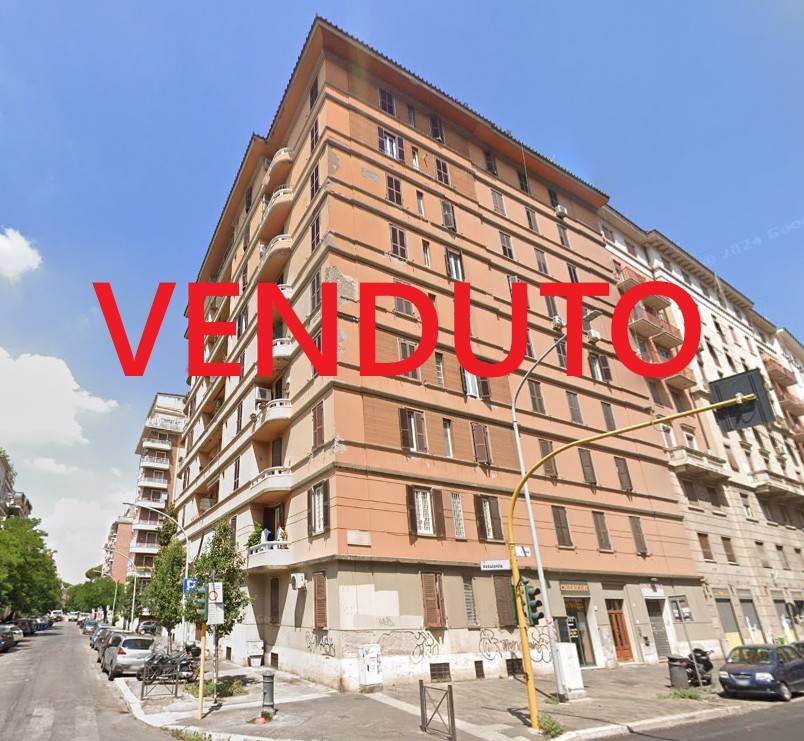 appartamento in vendita a Roma in zona Appio Latino