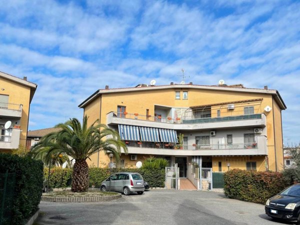 appartamento in vendita a Roma in zona Ponte di Nona