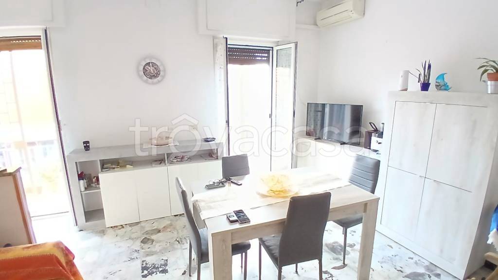 appartamento in vendita a Roma in zona Torre Angela