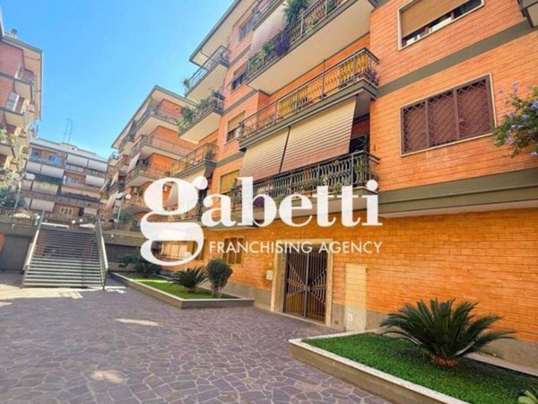 appartamento in vendita a Roma in zona Prenestino-Centocelle