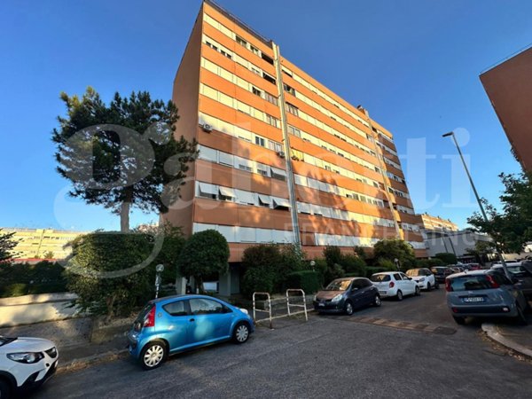 appartamento in vendita a Roma in zona Ostiense